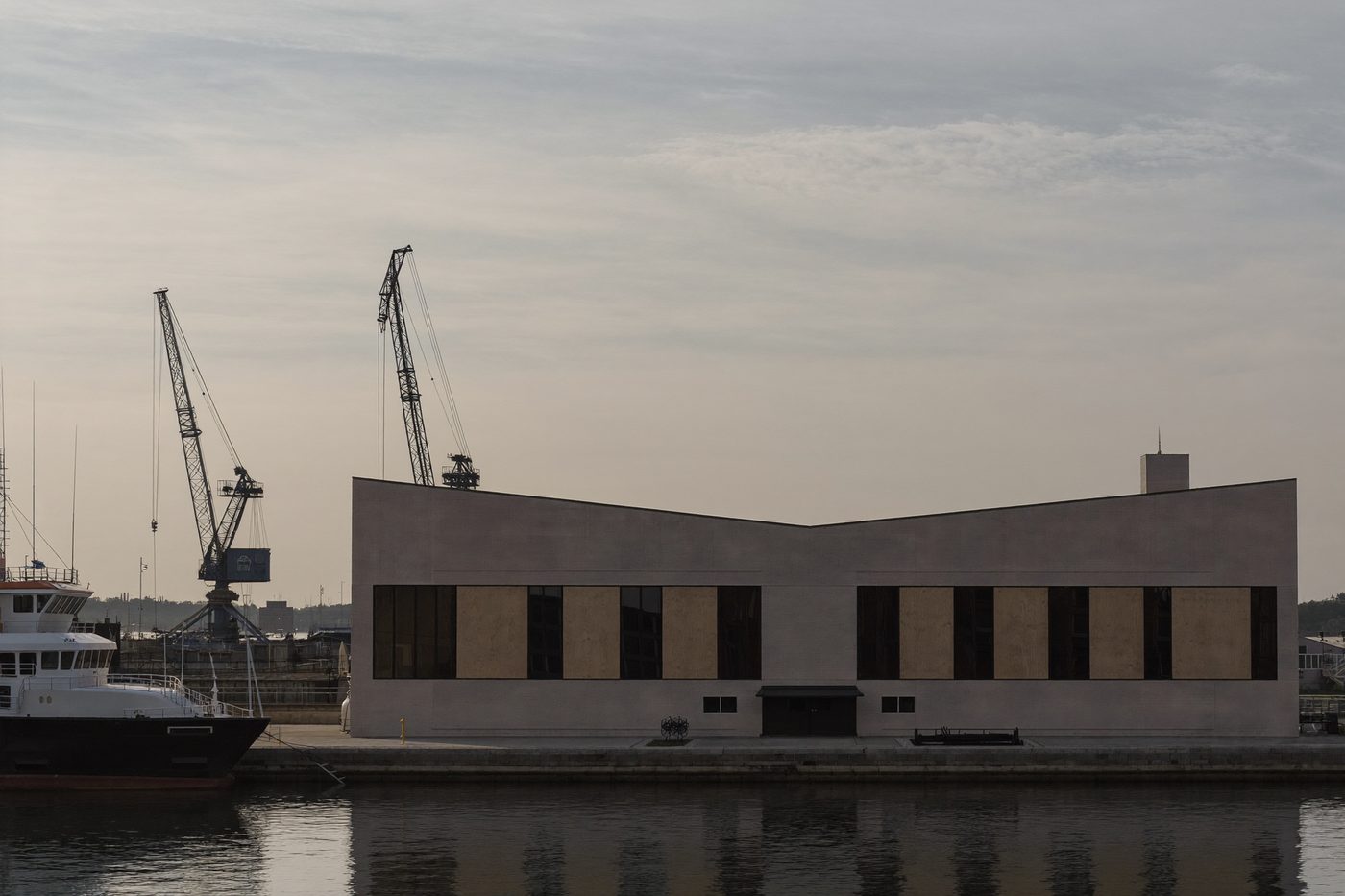 Der Hafen früh am Morgen