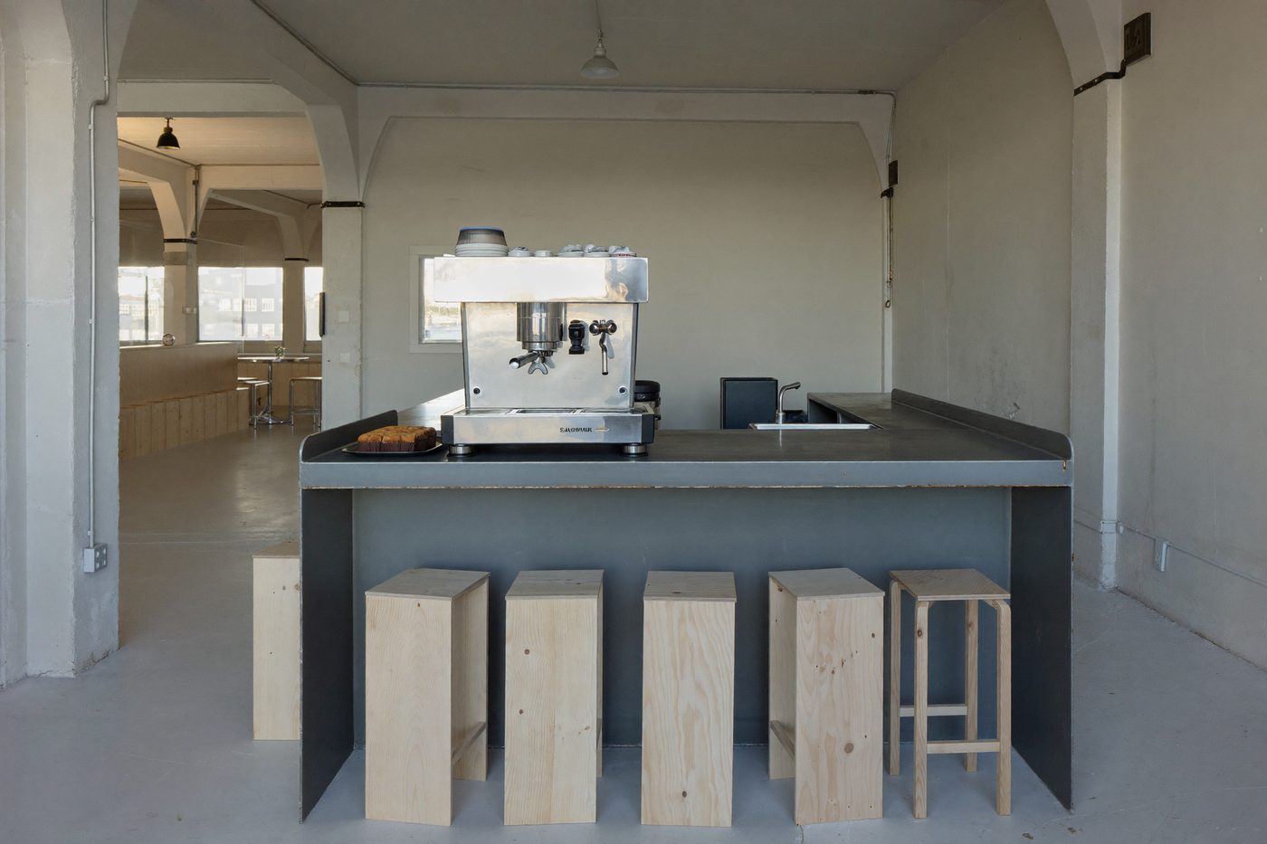 Die Kaffeebar im Erdgeschoss